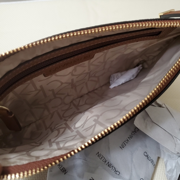 Large monogramme wristlet clutch - Picture 6 of 9